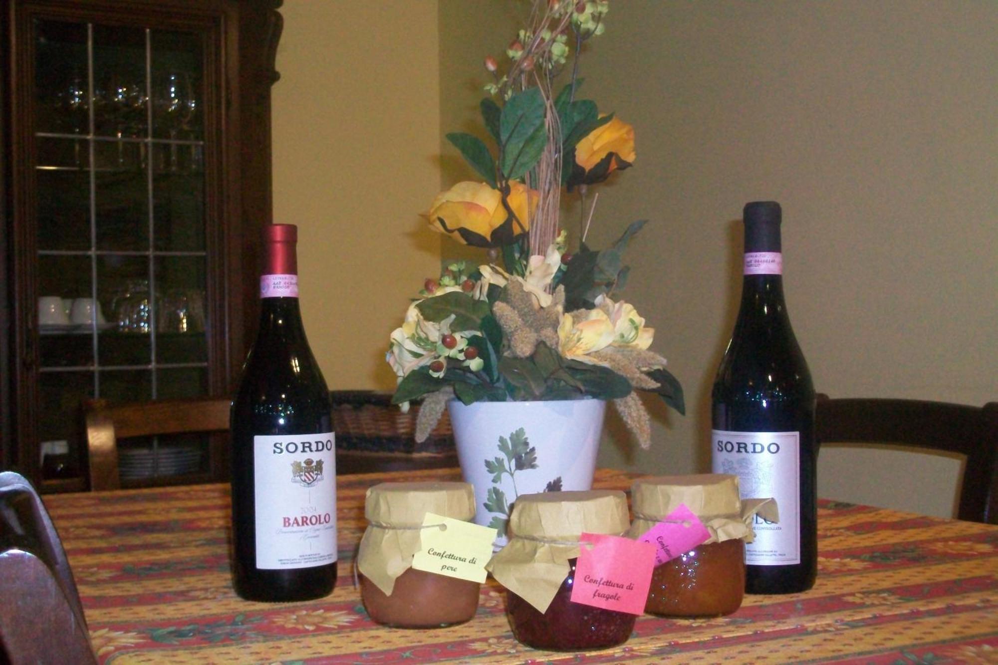 Tra... Monti E Vigne Bed & Breakfast La Morra Exterior photo