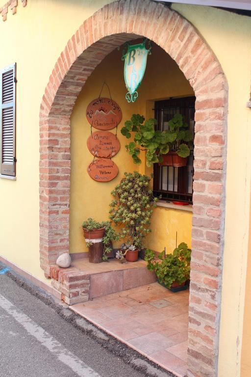 Tra... Monti E Vigne Bed & Breakfast La Morra Exterior photo