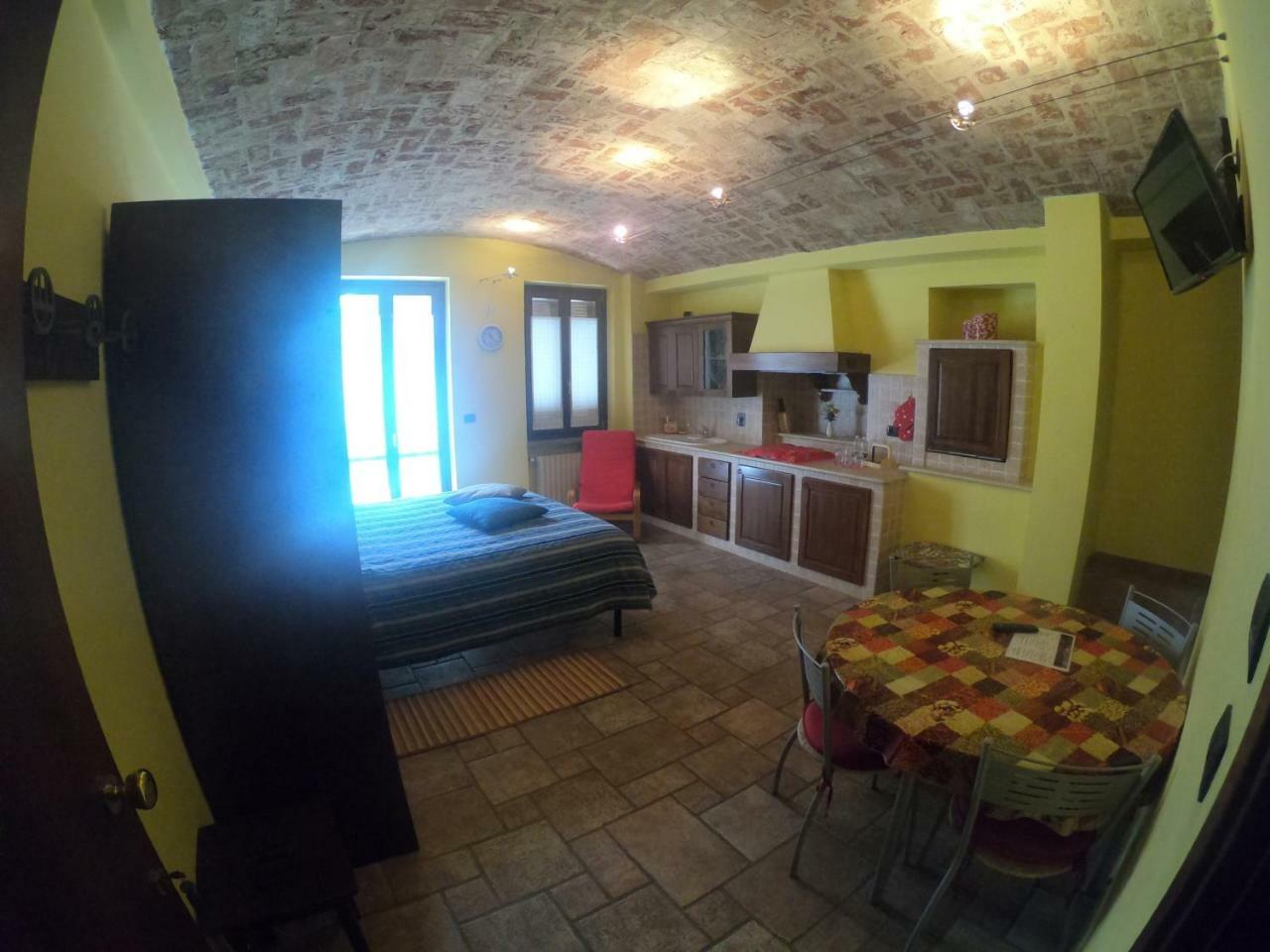 Tra... Monti E Vigne Bed & Breakfast La Morra Exterior photo