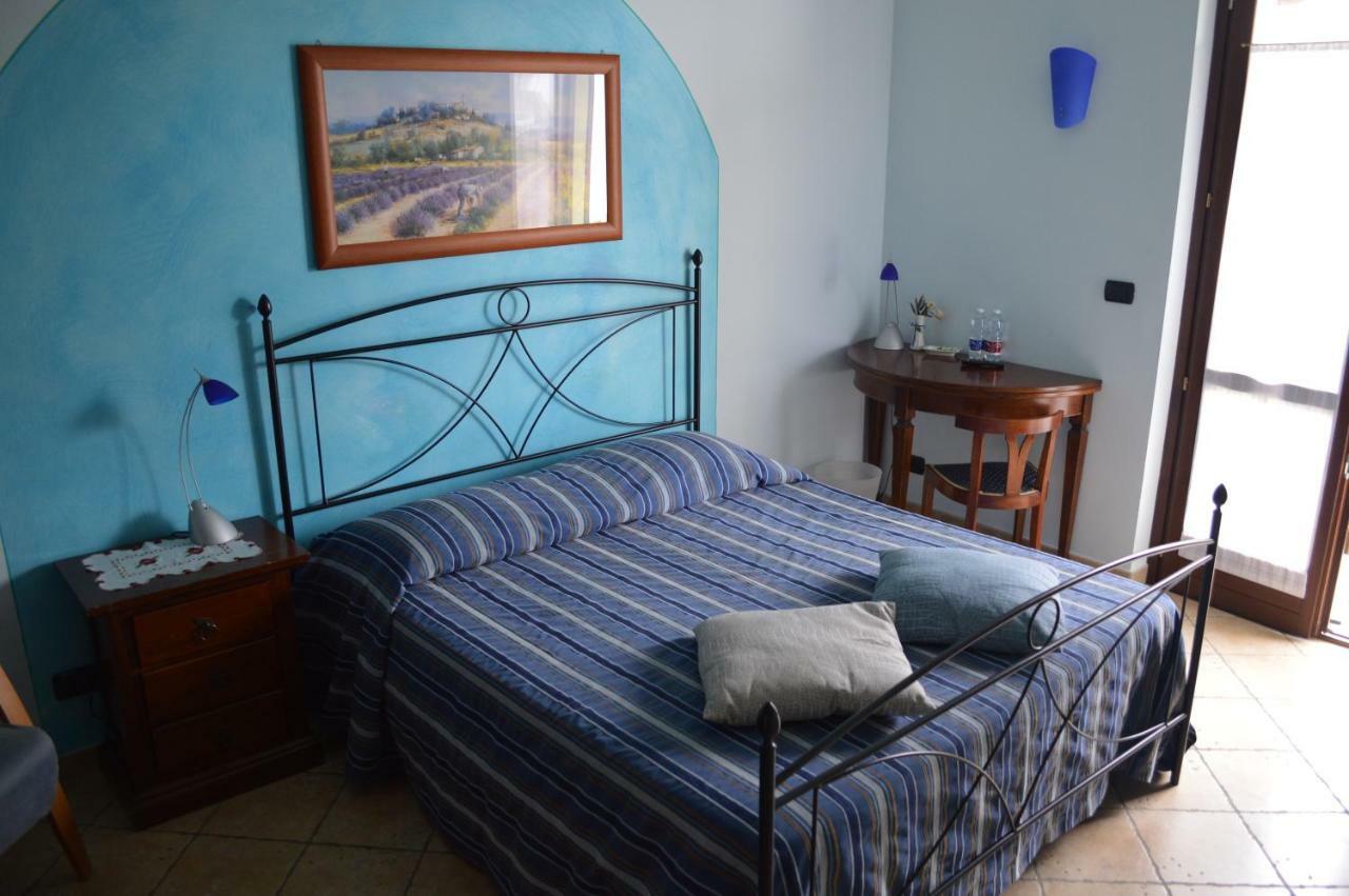 Tra... Monti E Vigne Bed & Breakfast La Morra Exterior photo
