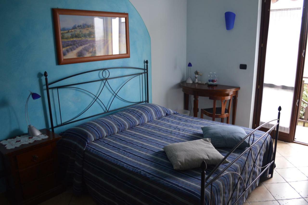 Tra... Monti E Vigne Bed & Breakfast La Morra Exterior photo