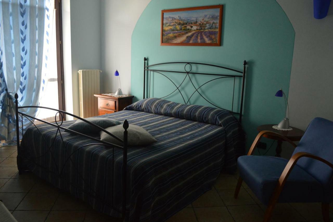 Tra... Monti E Vigne Bed & Breakfast La Morra Exterior photo